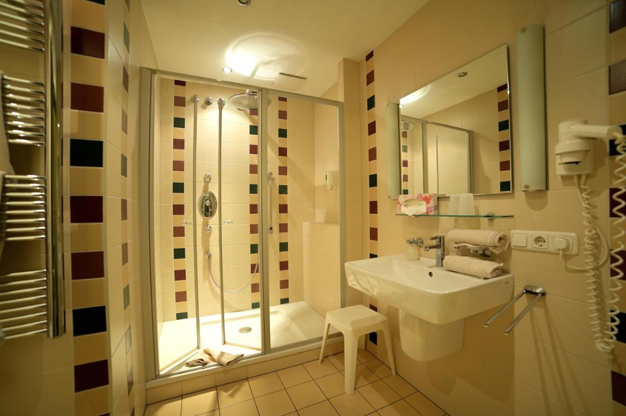 Hotel Zrenners Garni Вальдсассен Экстерьер фото