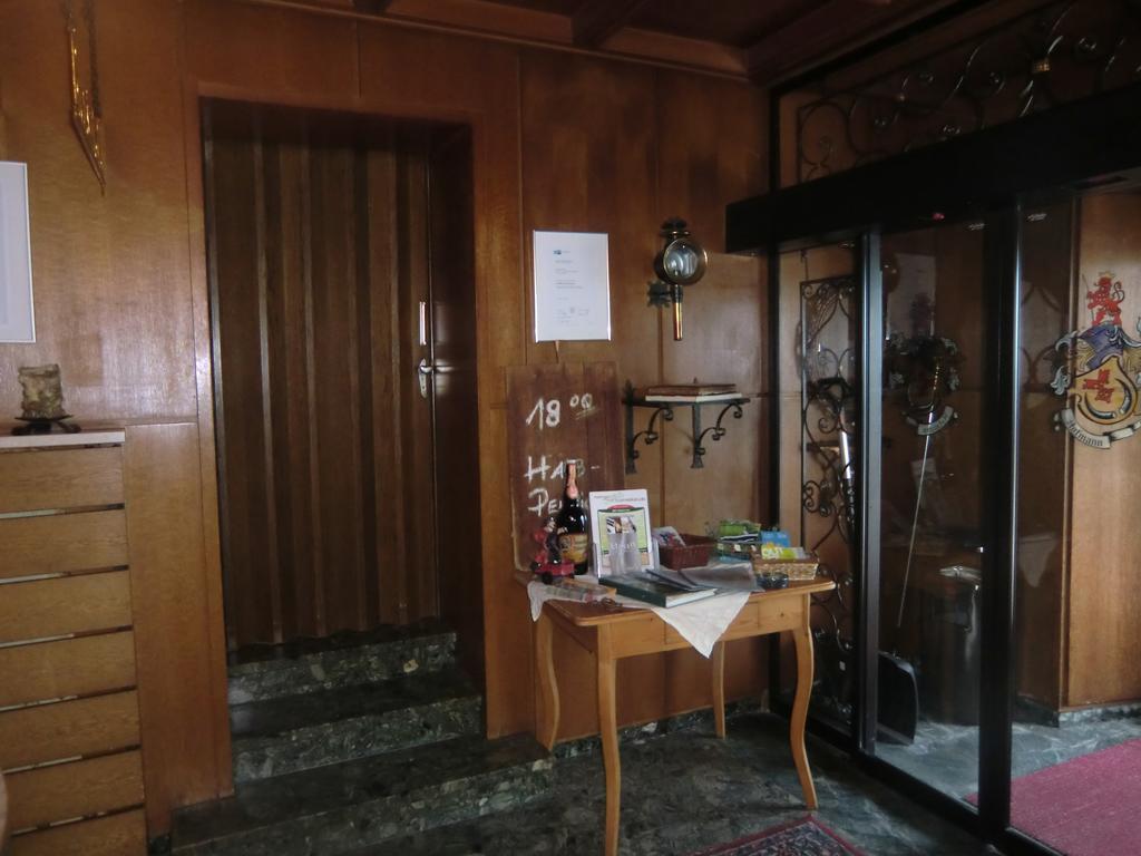 Hotel Zrenners Garni Вальдсассен Экстерьер фото