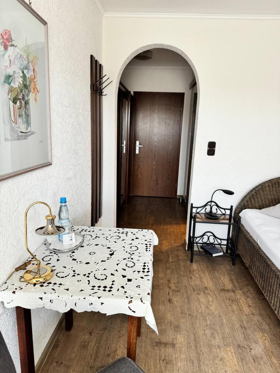 Hotel Zrenners Garni Вальдсассен Экстерьер фото